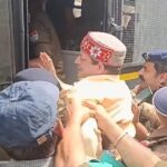 उक्रांद नेता काशी सिंह ऐरी व पुष्पेश त्रिपाठी को पुलिस ने पांडुवाखाल में किया गिरफ्तार