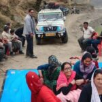 डुंगर के ग्रामीणों ने सिस्टम को दिखाया आईना, बना डाली सड़क