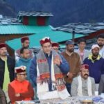 फीताड़ी अग्निकांड : मंत्री सौरभ बहुगुणा ने पीड़ितों से की मुलाकात, 14 परिवारों को गोट वैली प्रोजेक्ट से जोड़ने की घोषणा