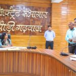 पौड़ी गढ़वाल : जनता मिलन में जनसमस्याओं के त्वरित निस्तारण पर DM का जोर