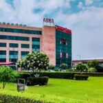 टूटी हड्डियों को जोड़कर AIIMS लौटा रहा घायलों की मुस्कान, विशेषज्ञ चिकित्सक कर रहे फ्रैक्चर कूल्हों का इलाज, एम्स ऋषिकेश में उपलब्ध है पेल्विस ऐसिटाबुलम सर्जरी की सुविधा