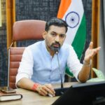 ड्रॉपआउट बालिकाओं को शिक्षा की मुख्यधारा से जोड़ने के लिए चलेगा विशेष अभियान, डीएम डॉ. आशीष चौहान ने दिए निर्देश