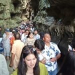 गर्मी से राहत का ठिकाना बना गुच्चुपानी, वीकेंड पर उमड़ रही पर्यटकों की भीड़; सैलानियों को अपनी ओर खींच रहीं प्राकृतिक गुफाएं, ठंडा जल और मनमोहक वादियां