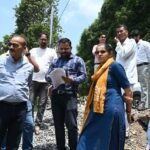 डीएम नितिका खण्डेलवाल ने सुरकंडा देवी मंदिर पार्किंग निर्माण कार्य का किया स्थलीय निरीक्षण, धीमी प्रगति पर जताई नाराजगी, दिए सख्त निर्देश