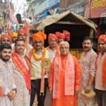 टपकेश्वर महादेव की भव्य शोभायात्रा का भागवताचार्य सुभाष जोशी ने पुष्पवर्षा से किया स्वागत