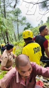 पिथौरागढ़ में 250 मीटर गहरी खाई में गिरा पिकअप, एक व्यक्ति की मौत