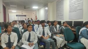 एक क्लिक की लापरवाही पड़ सकती है भारी, सोशल मीडिया का करें समझदारी से इस्तेमाल; साइबर अपराधियों को न दें कोई मौका