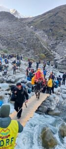 नंदा देवी जात यात्रा में SDRF उत्तराखंड की महत्वपूर्ण भूमिका, दुर्गम यात्रा मार्गों पर श्रद्धालुओं को मिल रही हरसंभव सहायता