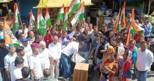 वोट बचाओ-देश बचाओ के नारों से गूंजा गोपेश्वर, कांग्रेस ने फूंका मुख्य निर्वाचन आयुक्त का पुतला
