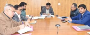 गंगा में गंदगी फैलाने वालों पर होगी सख्ती, कटेंगे चालान