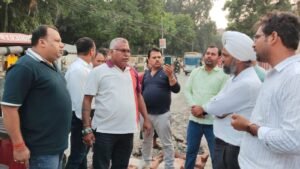 कुंभ कार्यों में गुणवत्ता से समझौता नहीं: कनखल सड़क निर्माण से पहले तैयार होगा रेज्ड फुटपाथ का सैंपल