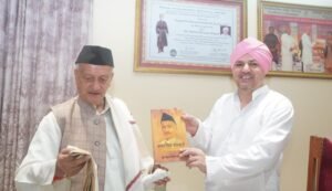 श्री दरबार साहिब पहुंचे पूर्व राज्यपाल भगत सिंह कोश्यारी, श्रीमहंत देवेन्द्र दास जी महाराज से की शिष्टाचार भेंट, उत्तराखंड के विकास और स्वास्थ्य सेवाओं पर हुआ मंथन