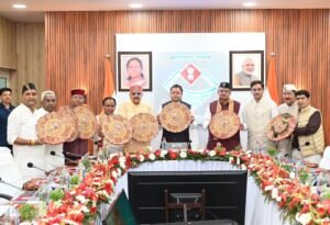 सीमांत क्षेत्रों तक सरकार, विकास को नई रफ्तार; बनबसा में हुई पहली बार धामी कैबिनेट की बैठक, दर्जनों महत्वपूर्ण निर्णयों पर लगी मुहर