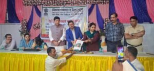 रानीपोखरी मौजा में रात्रि चौपाल आयोजित, एडीएम केके मिश्रा ने ग्रामीणों से किया सीधा संवाद, 18 शिकायतें प्राप्त; अधिकांश का मौके पर निस्तारण